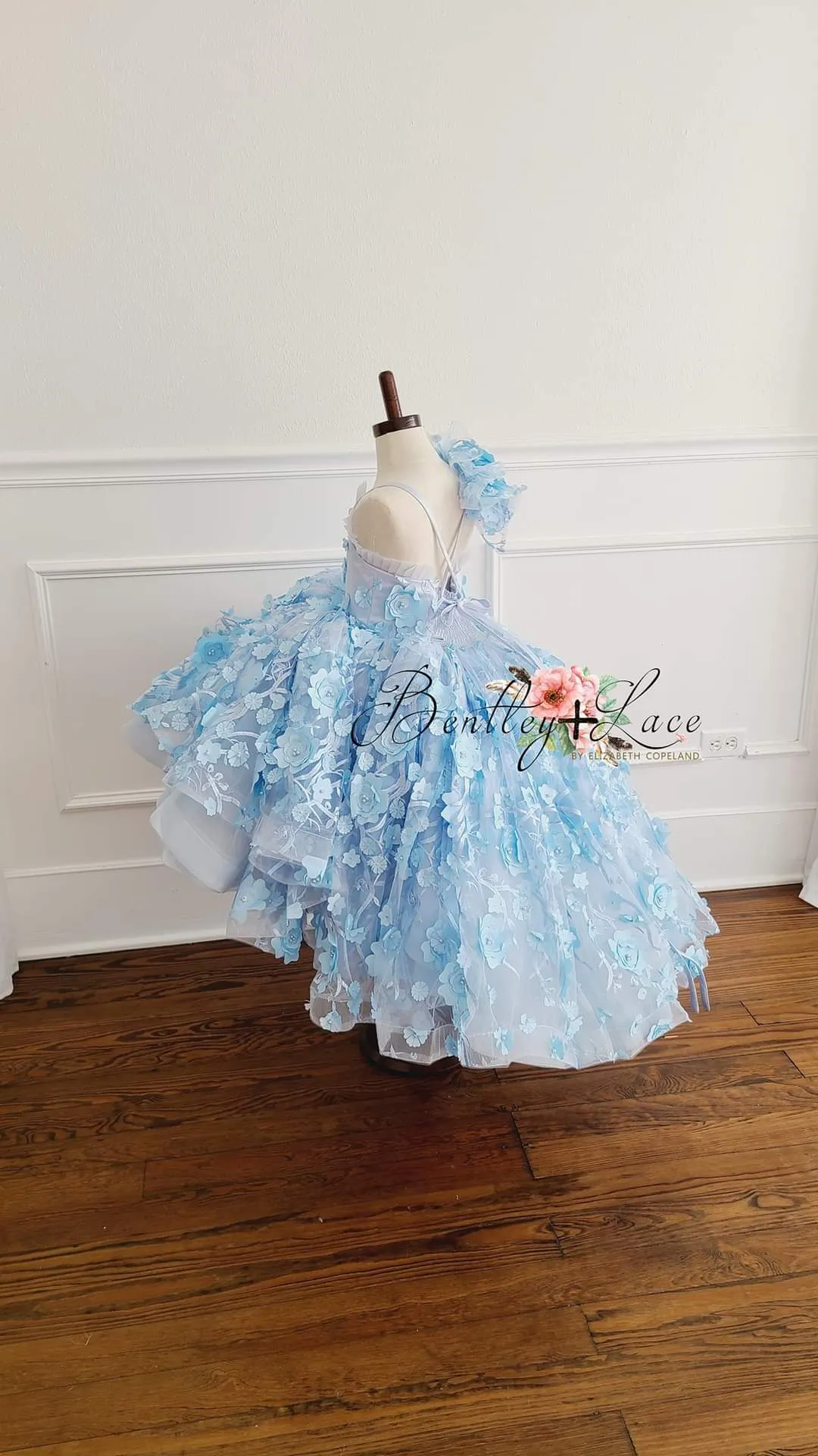 Guc- retired rental "April" - High Low Length Dress ( 2 Year - Petite 4 Year)