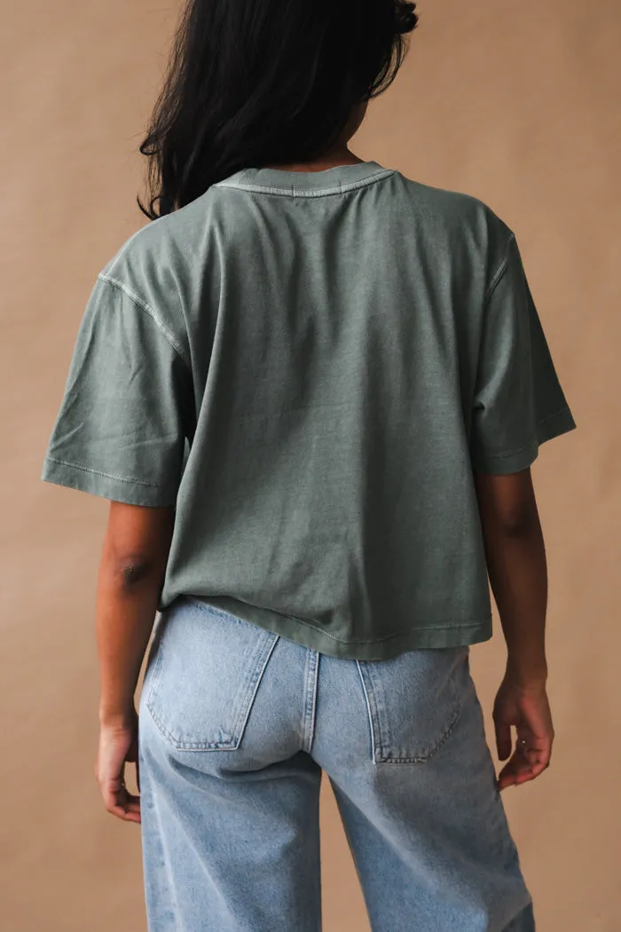 RELAXED SHORT SLEEVE CROP TEE SAGE LEAF
